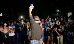 Des artistes cubains rassemblés face au ministÚre de la Culture pour réclamer plus de liberté d'expression, à La Havane le 27 novembre 2020