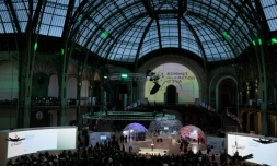 Sundar Pichai, PDG de Google, prononce un discours lors de l'événement de clôture du premier jour du Sommet d'action sur l'intelligence artificielle (IA), au Grand Palais, à Paris, le 10 février 2025