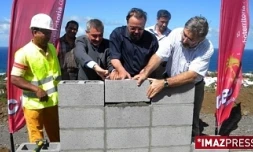 Pose de la première pierre de la ZAC Cap Austral à Grand Bois, Saint-Pierre (Photo D.R.)