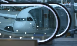 Un avion de la compagnie allemande Lufthansa sur l'aéroport de Munich dans le sud de l'Allemagne, le 26 avril 2016