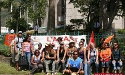 Mardi 22 septembre 2009 Piquet de grève des salariés de l'ARAST devant le Conseil Général (photo: Robin Lebon)