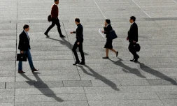 Des salariés du quartier d'affaires de la Défense, prÚs de Paris, le 4 septembre 2015