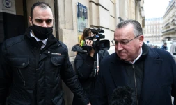 Le président du Stade de Reims, Jean-Pierre Caillot (d), à son arrivée à la Ligue de football professionnel (LFP) à Paris, le 1er février 2021