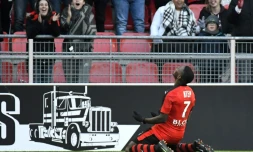 L'attaquant Paul-Georges Ntep savoure sa victoire après avoir ouvert le score pour Rennes face à Saint-Etienne au Roazhon Parc, le 4 décembre 2016