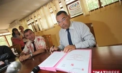 Jeudi 1 Octobre 2009

signature d'une convention "visant à aider les entreprises à sortir de la crise".