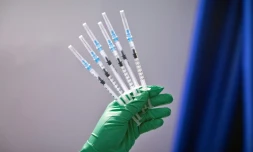 Image d'illustration de seringues contenant le vaccin anti-Covid de l'alliance Pfizer/BioNTech, qui a déposé une demande d'autorisation aux Etats-Unis pour les enfants de 5 à 11 ans