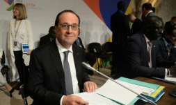Le président François Hollande arrive pour la deuxième journée du sommet de l'UE à La Vallette, le 12 novembre 2015