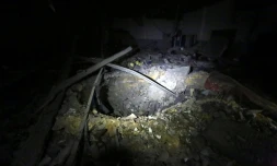 L'impact de la bombe sur le centre de détention de migrants Tajoura, dans la banlieue de Tripoli le 3 juillet 2019