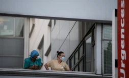 Des soignants Ă l'hĂŽpital Georges Pompidou, le 15 avril 2020 Ă Paris