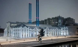 Le GES-2, ancienne centrale thermique pré-révolutionnaire transformée par l'architecte italien Renzo Piano, en temple de l'art contemporain, sur les rives de la Moskova, à Moscou, le 2 décembre 2021