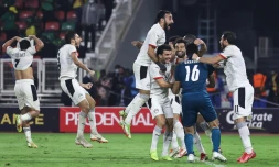 Les Egyptiens explosent de joie après leur victoire aux tirs au but contre le Cameroun au stade d'Olembé à Yaoundé, le 3 février 2022 