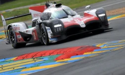 L'Espagnol Fernando Alonso à bord de la Toyota N.8 remporte les 24 Heures du Mans, le 17 juin 2018