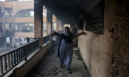 Après une frappe sur une école abritant des déplacés, à Gaza-ville le 23 avril 2025 