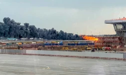 L'incendie d'un avion Soukhoi Superjet-100 de la compagnie russe Aeroflot à l'aéroport de Moscou-Cheremetievo, le 5 mai 2019
A picture taken on May 5, 2019, shows a fire of a Russian-made Superjet-100 at Sheremetyevo airport outside Moscow.The Interfax agency reported that the plane, a Russian-made Superjet-100, had just taken off from Sheremetyevo airport on a domestic route when the crew issued a distress signal. At least one person is died according to Russian agencies.