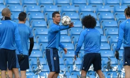Cristiano Ronaldo à l'entraînement avec ses coéquipiers du Real Madrid à l'Etihad Stadium, le 25 avril 2016