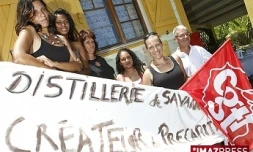 Mercredi 4 novembre 2009 - Grève à la boutique &quot;Tafia et Galabé&quot; de la distillerie de Savanna