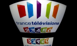 France Télévisions a annoncé jeudi "suspendre les projets" avec Newen, la société qui produit "Plus belle la vie", à la suite de l'annonce de pourparlers en vue de son rachat par le groupe TF1