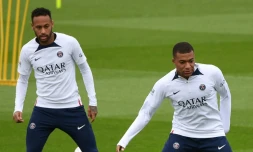 Les attaquants du PSG Neymar et Kylian Mbappé lors d'un entraînement, le 19 août 2022 à Saint-Germain-en-Laye