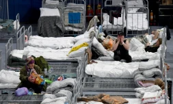 Des habitants évacués de Chebekino installés dans un centre d'hébergement temporaire, le 2 juin 2023 à Belgorod, en Russie