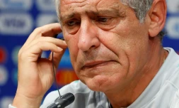 L'entraîneur du Portugal Fernando Santos lors de la conférence de presse de veille de match à la Mordovia Arena à Saransk, le 24 juin 2018 