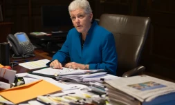 Gina McCarthy, chef de l'Agence américaine de protection de l'Environnement, le 10 novembre 2015 dans son bureau 
à Washington, lors d'un entretien avec l'AFP