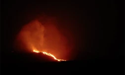 Jeudi 5 Novembre 2009 Eruption dans les pentes du Dolomieu