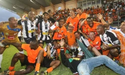 Dimanche 8 novembre 2009 - L'Excelsior remporte la coupe régionale de France de football en battant Sainte-Marie par 2 buts à 1 au stade Michel Volnay de Saint-Pierre