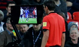 L'arbitre allemand Deniz Aytekin, Ă Londres, le 27 mars 2018