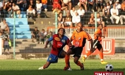 Dimanche 8 novembre 2009 - L'Excelsior remporte la coupe régionale de France de football en battant Sainte-Marie par 2 buts à 1 au stade Michel Volnay de Saint-Pierre