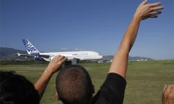 Mercredi 11 novembre 2009 - L'Airbus A380 atterrit pour la première fois à La Réunion
