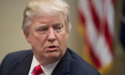 Donald Trump dans le bureau oval de la Maison Blanche le 30 janvier 2017 à Washington