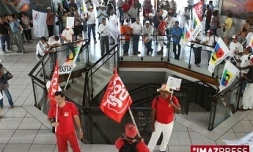 "Nous voulons négocier avec M. Vergès"