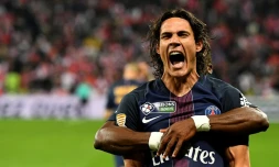 Unis dans la joie : les Parisiens Edinson Cavani et Serge Aurier, le 2 avril 2017 en finale de la Coupe de la Ligue face à Monaco au Parc OL