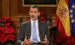 Le roi d'Espagne Felipe VI lors d'une allocution télévisée à l'occasion de ses voeux de Noël, le 24 décembre 2017 à Madrid
