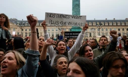 Manifestation non autorisée devant le ministère de la justice, place Vendôme, mettant en cause la justice dans l'affaire Lyhanna et le traitement des violences sexuelles, le 8 juin 2026 à Paris