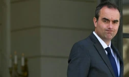 Le Premier ministre Sébastien Lecornu quitte le palais de l'Elysée à Paris, le 27 juillet 2026