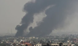De la fumée au-dessus de la ville de Kaboul après une forte explosion, le 3 septembre 2019 en Afghanistan