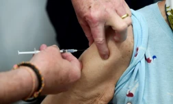 Vingt millions de personnes ont reçu leur premiÚre dose de vaccin contre le Covid-19 en France, a annoncé samedi Emmanuel Macron