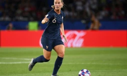 Le milieu de terrain des Bleues Amandine Henry, lors du quart de finale du Mondial contre les Etats-Unis, le 28 juin 2019 Au Parc des Princes Ă Paris