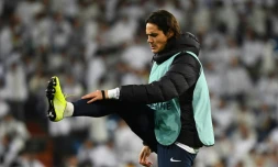 L'attaquant uruguayen du PSG Edinson Cavani s'échauffe lors du match de Ligue des champions contre le Real, le 26 novembre 2019 à Madrid 