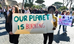 Des étudiants manifestent pour appeler les dirigeants à agir contre le changement climatique, le 15 mars 2019 à Rome