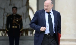 Jean-Marie Le Guen,  secrétaire d'Etat aux Relations avec le Parlement, à la sortie du conseil des ministres le 18 mai 2016 à Paris