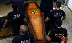 Un des cercueils contenant les dépouilles du journaliste britannique Dom Phillips et de l'expert britannique Bruno Pereira, à Brasilia le 16 juin 2022
