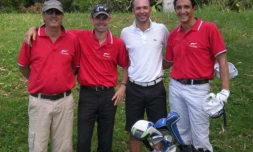 L'équipe Écotel 2 (Raphaël Pellicioli Thierry Bentolila, Bertrand Hulin et Thierry Perez) a remporté le trounoir pro-am de l'open Lexus golf pro 2009 (Photo DR)