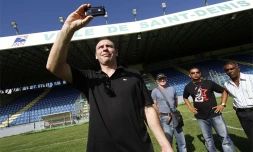 Dimanche 20 Décembre 2009

Alain Boghossian et Robert Duverne en visite à la Réunion pour préparer une éventuelle venue  de l'équipe de France de football à La Réunion