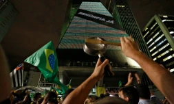 Des manifestants réclament la destitution de la présidente Dilma Rousseff et la démission de Lula da Silva, nommé ministre, à Sao Paulo, au Brésil, le 16 mars 20146