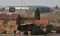Vue sur le stade de Johannesburg depuis Soweto