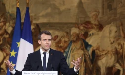 Emmanuel Macron s'adresse à la presse diplomatique à l'Elysée le 4 janvier 2018