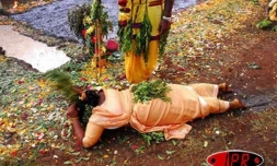 Archive - Marche sur le feu au temps Mariamen de Saint-Paul (Photo Luc Gigan)