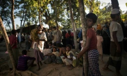 Des réfugiés rohingyas au camp de Naybara, le 3 décembre 2017 à Cox's Bazar, au Bangladesh